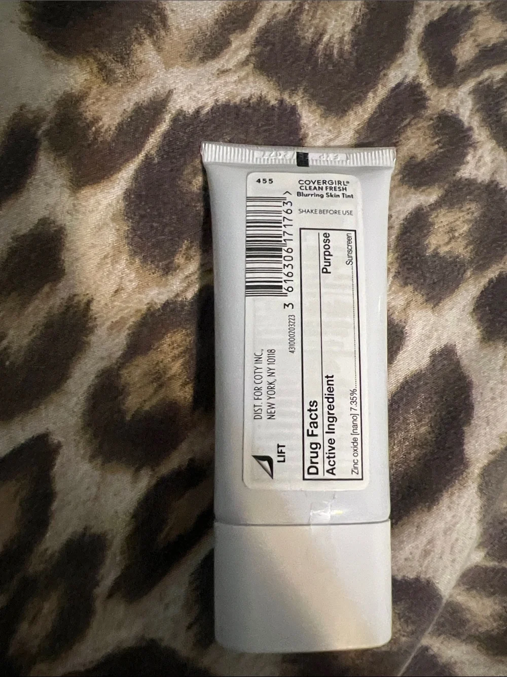 COVERGIRL Blurring Skin Tint SPF 20 - Deep Neutral (Brown & White Packaging)